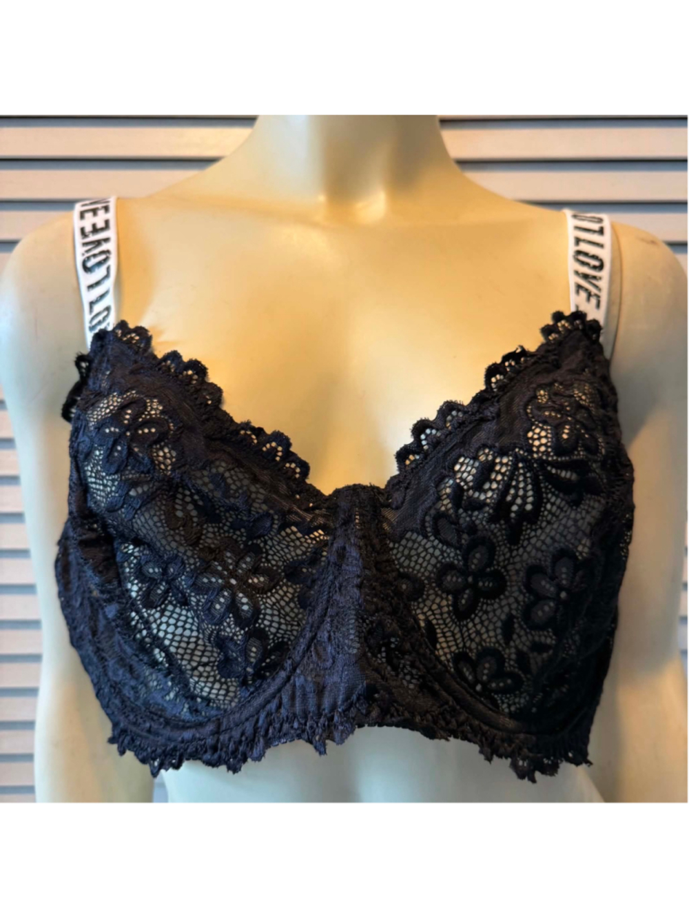 Women's Lace Bra Black White Size 4X
